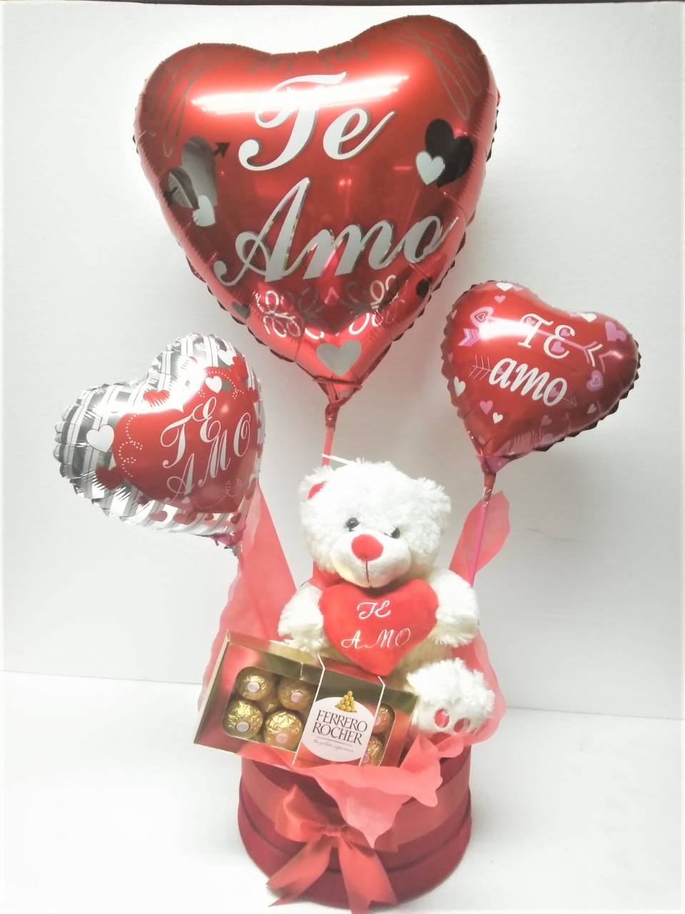 Peluche 30cm, 3 Globos y Bombones Ferrero Rocher 100 grs