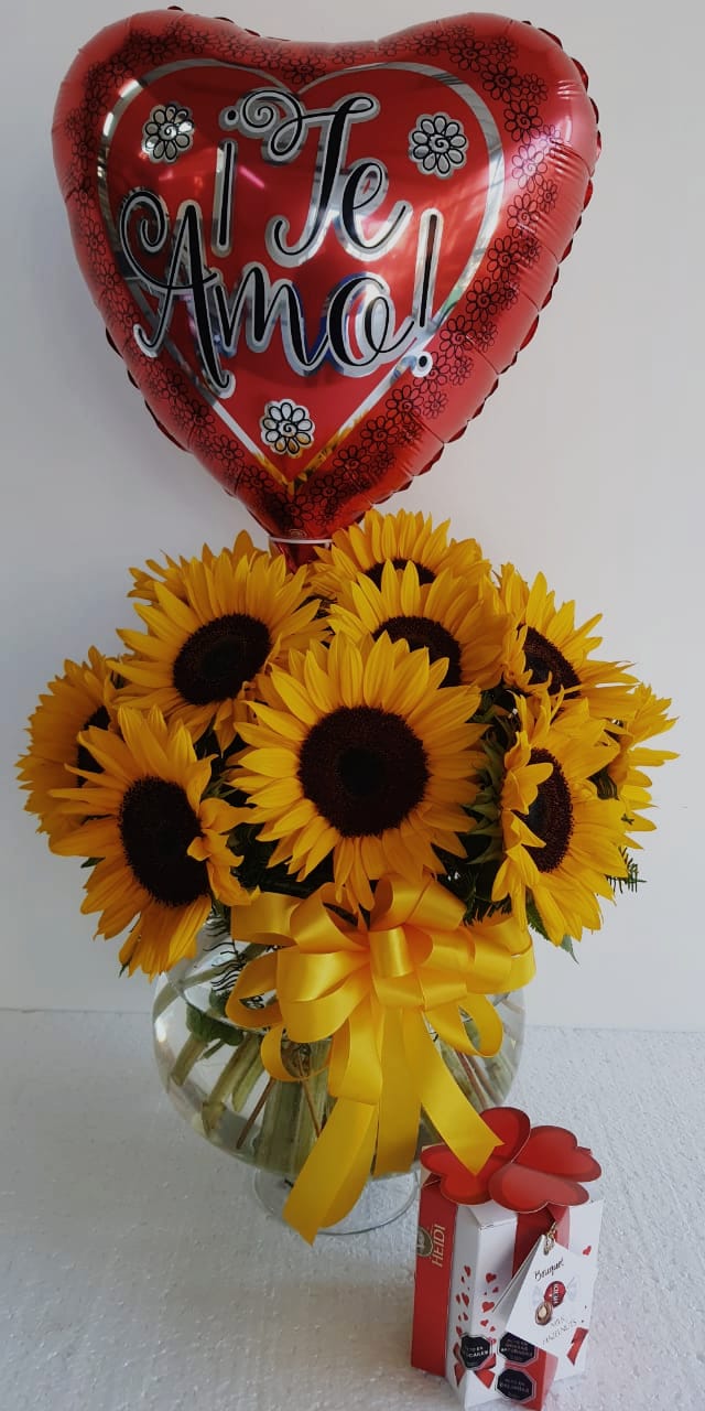 Copa 20 Girasoles, Bombones Heidi Bouquet 140 grs y Globito