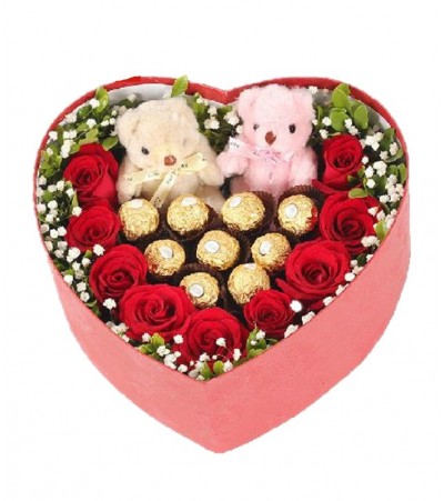 9 Rosas en Caja Corazn, Bombones Ferrero Rocher y 2 Peluchitos 