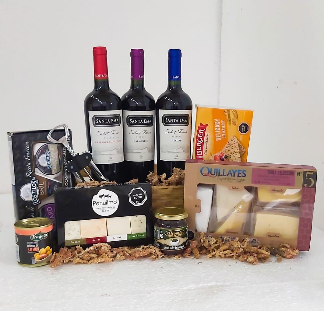 Vinos, Tablas de Quesos, Queso de Cabra, Galletas Crackers, Salsa, Aceitunas Rellenas y Saca Corchos