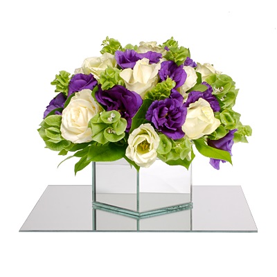 Lisianthus en Florero Cuadrado